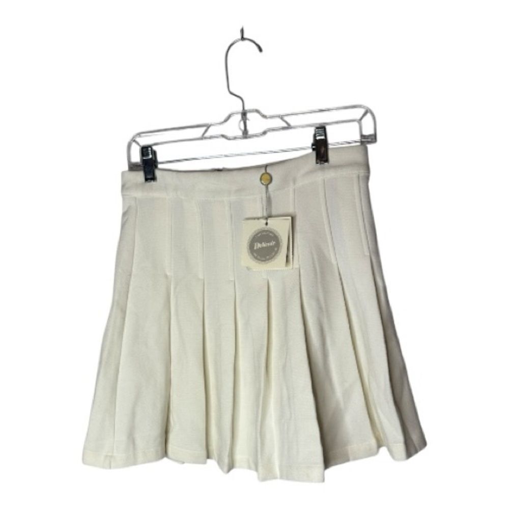 Shilla Brand Girl’s Evolution Pintuck Cream Skirt. Size Medium.
